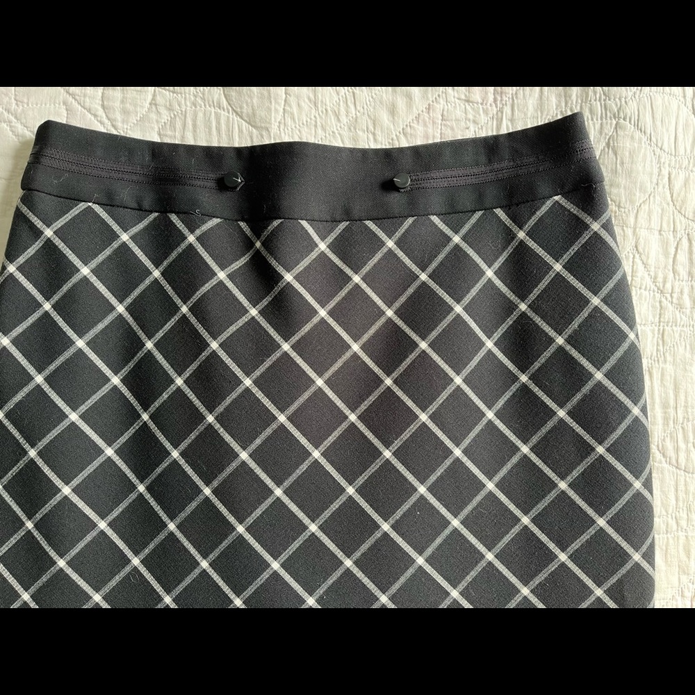 The Limited Black and White pencil skirt with diamond geometric pattern